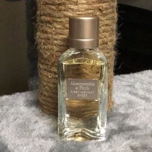 Abercrombie & Fitch (first instinct sheer)Perfume